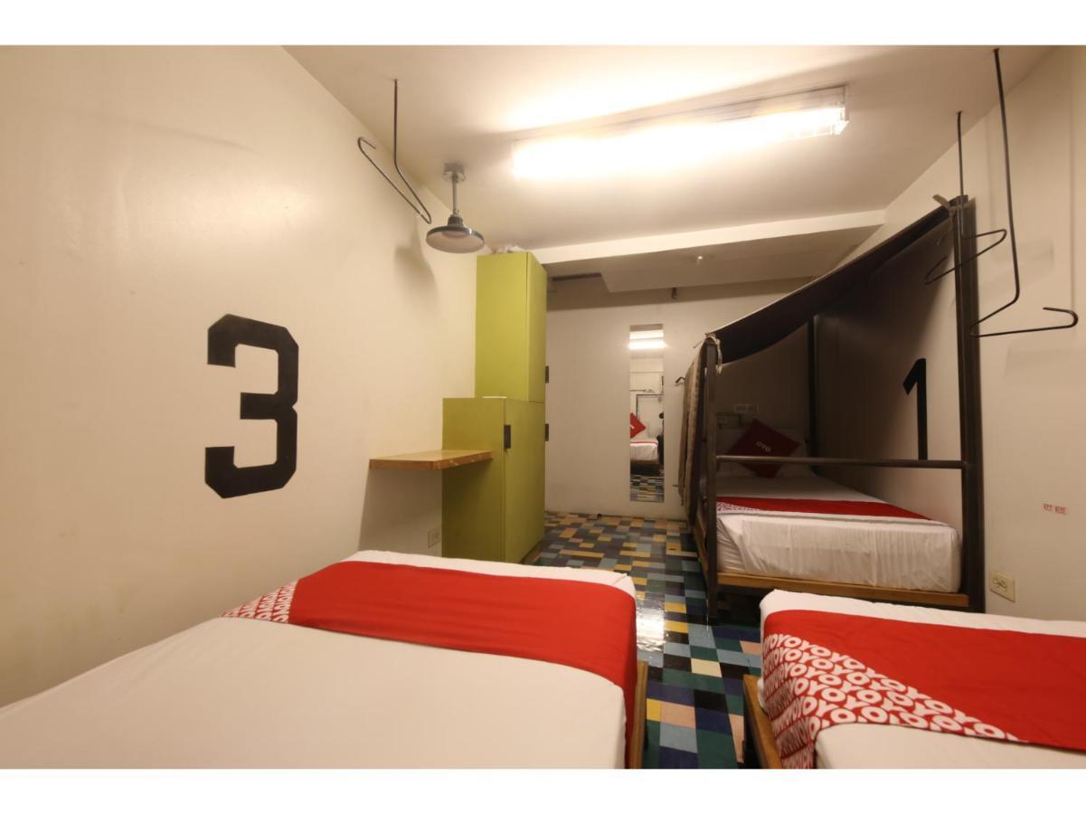 Oyo 866 Junction Hostels Manila Eksteriør bilde