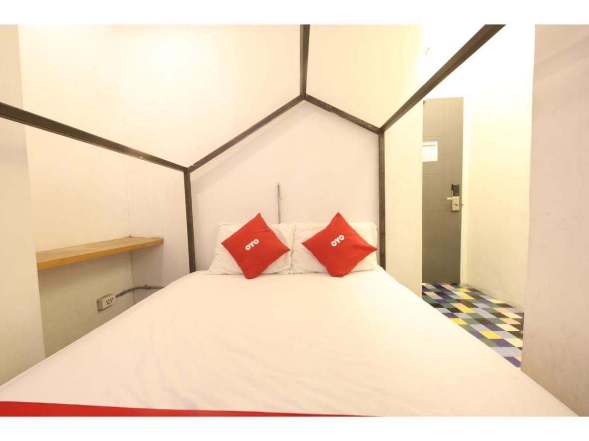 Oyo 866 Junction Hostels Manila Eksteriør bilde