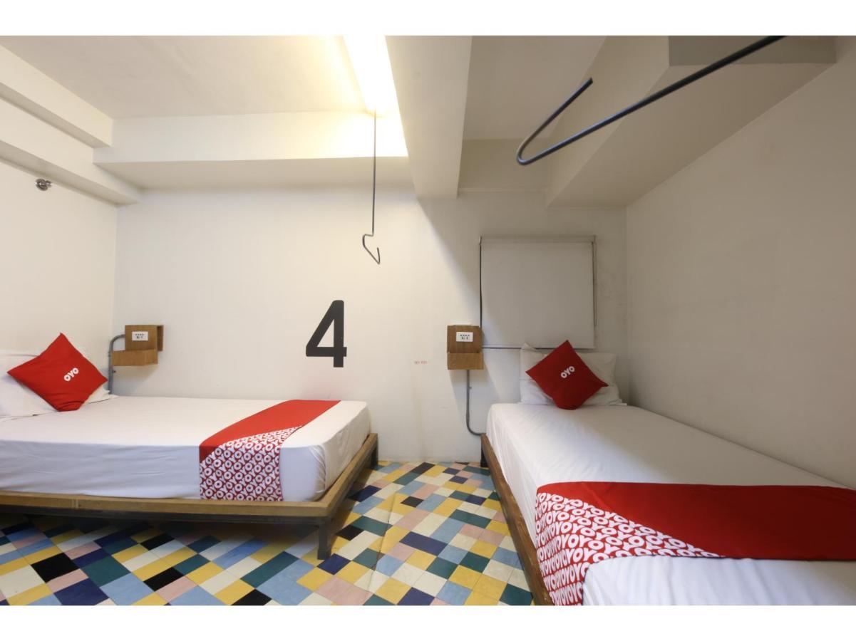 Oyo 866 Junction Hostels Manila Eksteriør bilde